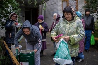 Kharkiv food distribution