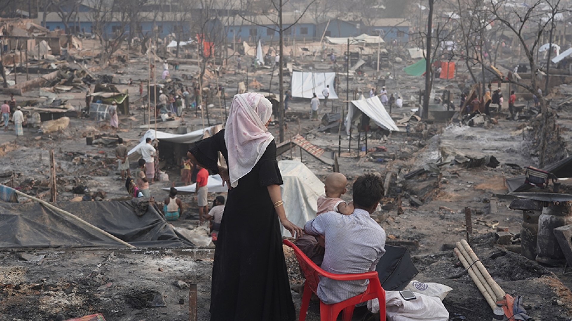 Grossbrand im Flüchtlingscamp - Helfen Sie den Rohingya-Flüchtlingen in Bangladesch
